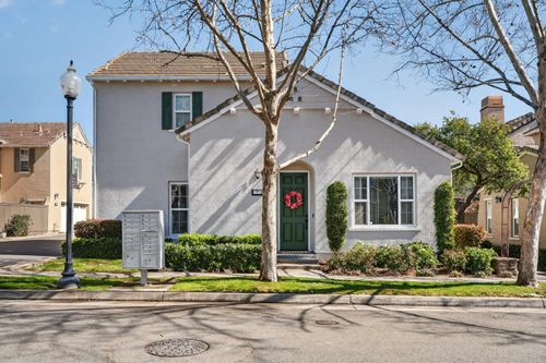 7-7 Villa Gardens Ct, Roseville, CA, 95678-6057 | Card Image