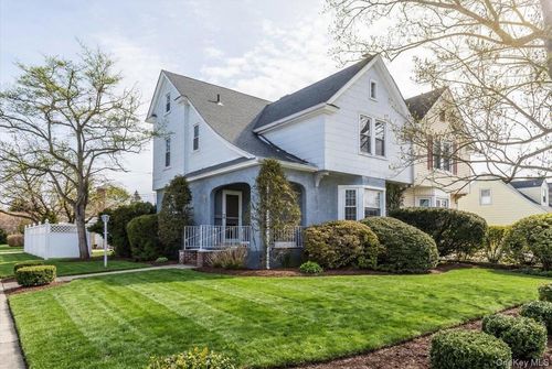 343 Nassau Blvd, New Hyde Park, NY, 11040-5258 | Card Image