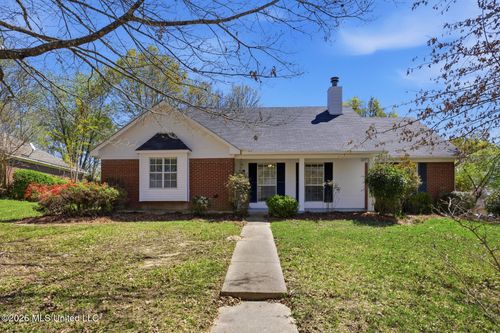 100 Glenwood Dr, Madison, MS, 39110-8308 | Card Image