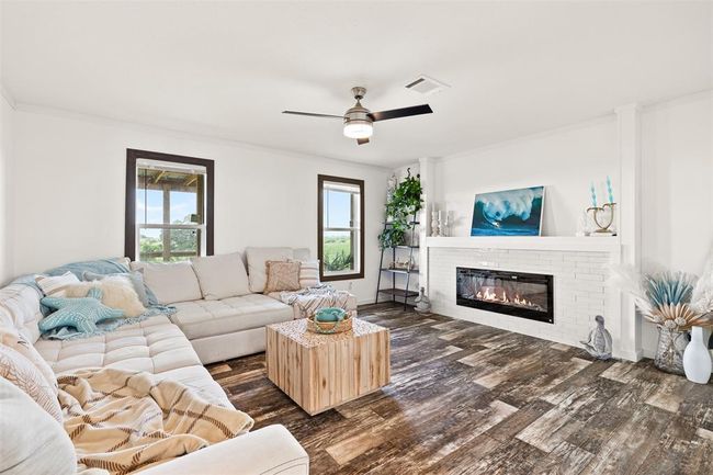 744 E Wiedemann Rd, Home with 4 bedrooms, 2 bathrooms and null parking in Flatonia TX | Image 19