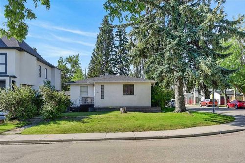 1739 19 Ave Nw, Calgary, AB, T2M1B4 | Card Image
