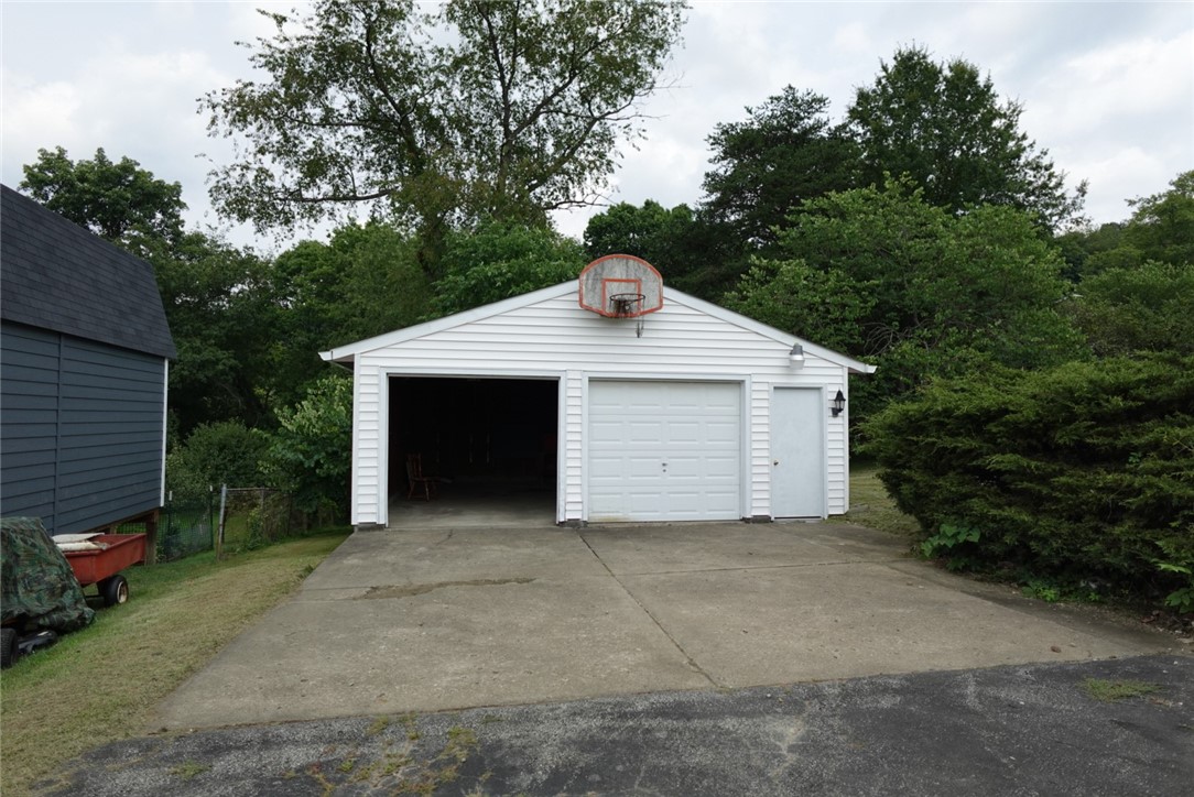 Residential Lease in Hopewell Twp 5