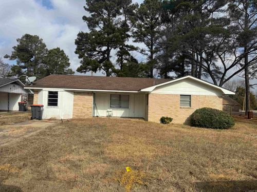 105 W 37th Ave, Pine Bluff, AR, 71603-6717 | Card Image