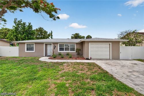 4830 Cortez Cir, NAPLES, FL, 34112-3712 | Card Image