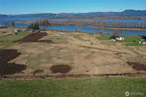 411 W Birnie Slough Rd, Cathlamet, WA, 98612-9714 | Card Image