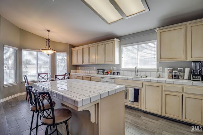 10207 Bay Colony Dr, House other with 3 bedrooms, 2 bathrooms and null parking in Bakersfield CA | Image 11