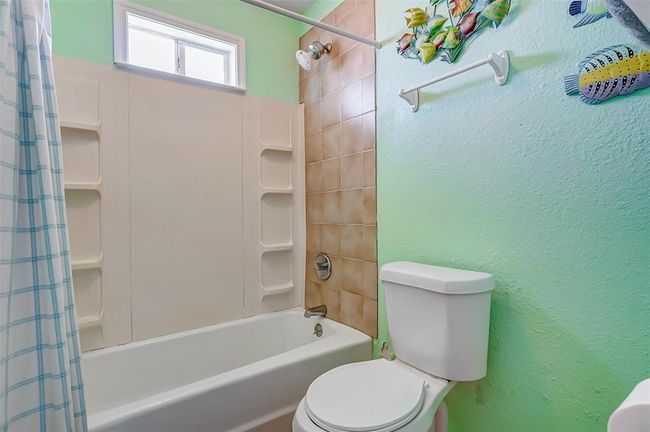 203 Carlton Ave, House other with 2 bedrooms, 2 bathrooms and null parking in Surfside Beach TX | Image 13