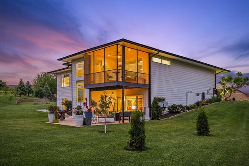1600 Ne Silkwood Ct, Grimes, IA, 50111-2209 | Card Image