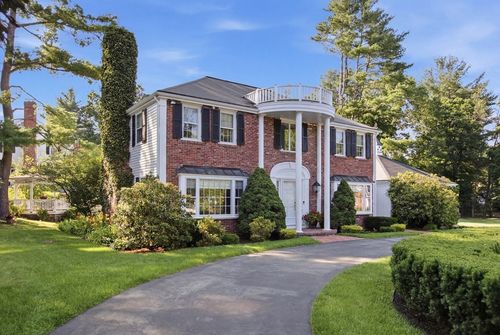 2 Russell Rd, Lynnfield, MA, 01940-2421 | Card Image