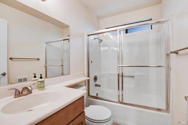 APT-1 - 569 Curtin Ln, Condo with 2 bedrooms, 1 bathrooms and 1 parking in Sonoma CA | Image 8