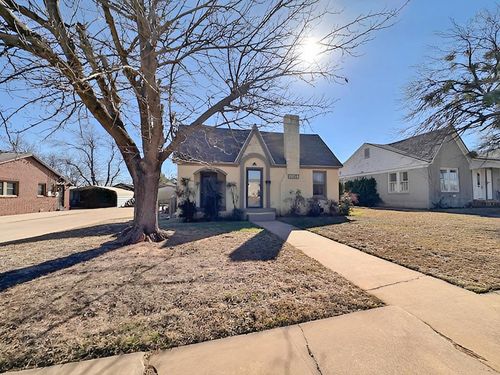 1104 E 12th St, Sweetwater, TX, 79556-2539 | Card Image