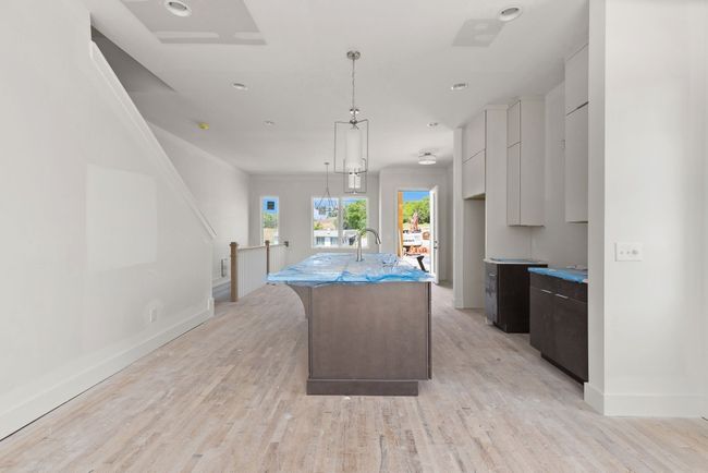 APT-13 - 1016 W Trinity Ln, House attached with 3 bedrooms, 4 bathrooms and 2 parking in Nashville TN | Image 13