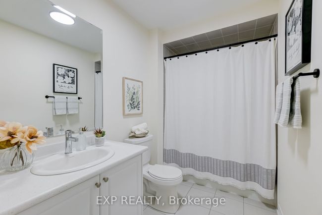 42 Prunella Cres, House attached with 4 bedrooms, 4 bathrooms and 4 parking in Holland Landing ON | Image 26