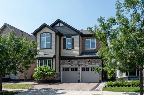 360 Ellen Davidson Dr, Oakville, ON, L6M0V7 | Card Image