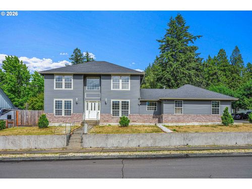 1802 Nw Bella Vista Ave, Gresham, OR, 97030-3688 | Card Image