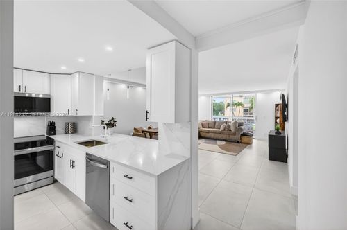 202-420 Ne 12th Ave, Hallandale Beach, FL, 33009-4543 | Card Image