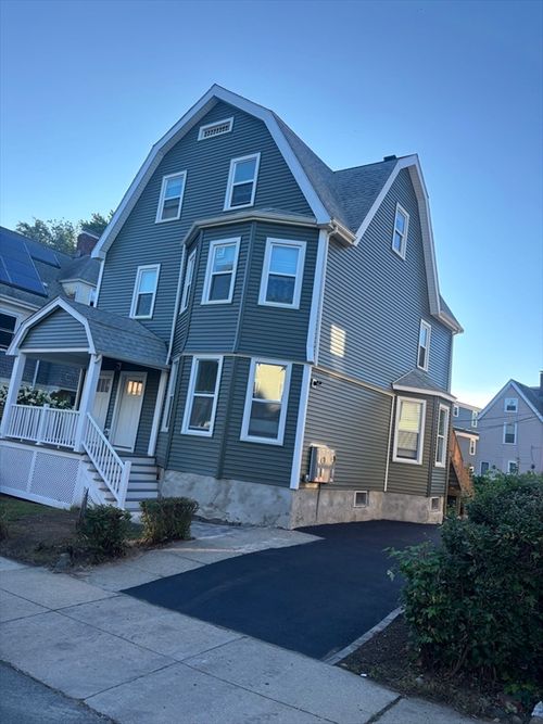 20 Rill St, Boston, MA, 02125-2116 | Card Image