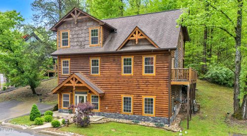 2378 Alpine Village Way, Pigeon Forge, TN, 37863 | Card Image