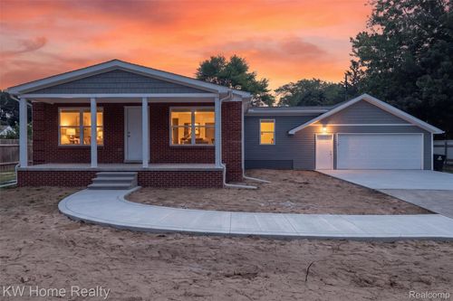 5710 N Karle St, Westland, MI, 48185-3175 | Card Image