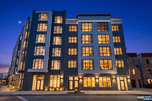 386 5th Street, Jersey City, NJ, 07302 | Card Image