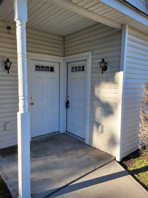 256 Ruth Court, Middletown, NY, 10940 | Card Image