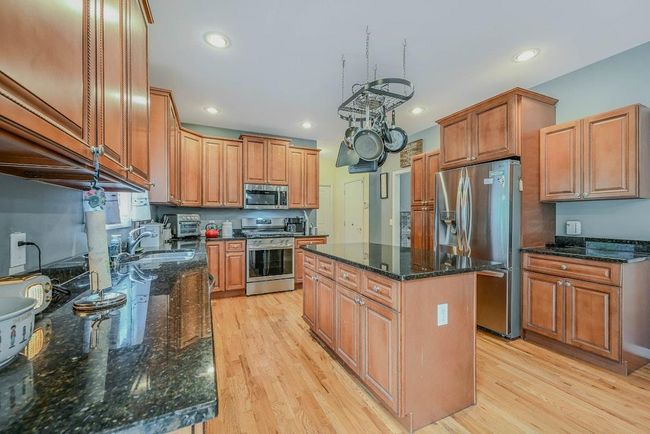 Large Eat In Kitchen With Plenty Of Cabinets | Image 10