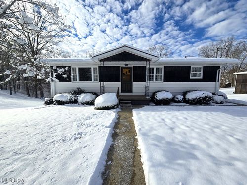 39 Jay St, Davisville, WV, 26142-9781 | Card Image