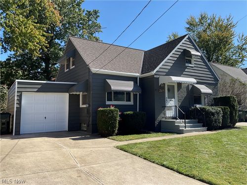 247 E 242nd St, Euclid, OH, 44123-1445 | Card Image