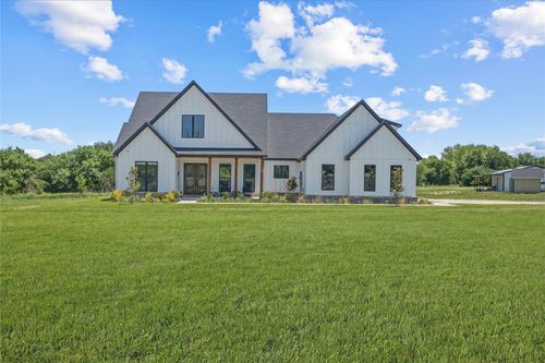 1100 Maverick Ct, Rio Vista, TX, 76093-4021 | Card Image