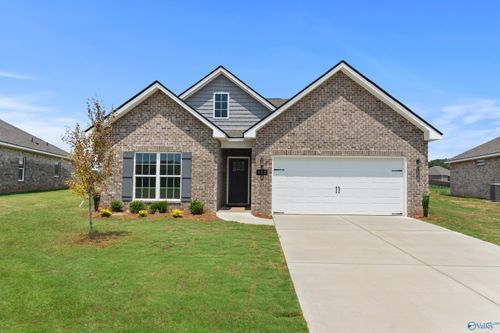 152 Heritage Lakes Blvd, New Market, AL, 35761-6608 | Card Image