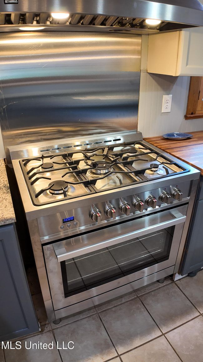 Kitchen | Image 35
