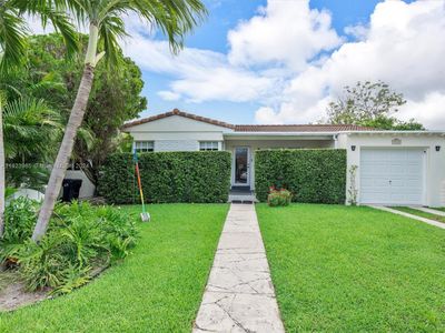 9040 Dickens Ave, House other with 3 bedrooms, 2 bathrooms and null parking in Surfside FL | Image 1