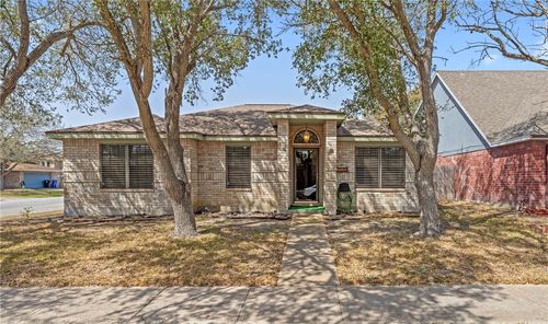 7349 Windy Ridge Dr, Corpus Christi, TX, 78413-5718 | Card Image