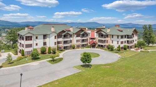 209-5442 The Peaks Dr, Roanoke, VA, 24018-1104 | Card Image