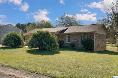 933 Glenn Chapel Rd, Gardendale, AL, 35071-2153 | Card Image