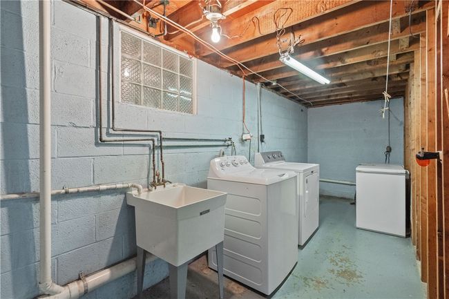 124 Wyndfield Dr, House other with 3 bedrooms, 1 bathrooms and 2 parking in Mount Pleasant PA | Image 25