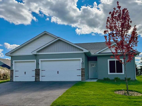 4905 Evergreen Dr N, Hugo, MN, 55038-8538 | Card Image
