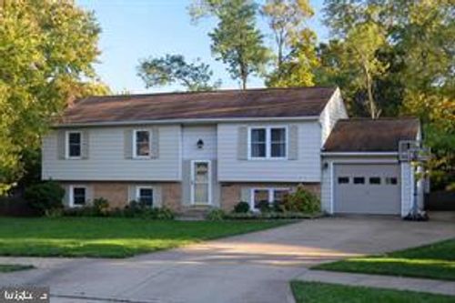 10111 Roundtop Ct, FAIRFAX, VA, 22032-1628 | Card Image