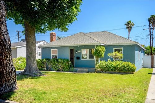 6438 Densmore Ave, Van Nuys, CA, 91406-6020 | Card Image