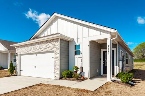 7146 Lang Ave, White House, TN, 37188-2325 | Card Image