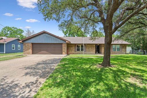 109 Hilltop St, Riesel, TX, 76682-3006 | Card Image
