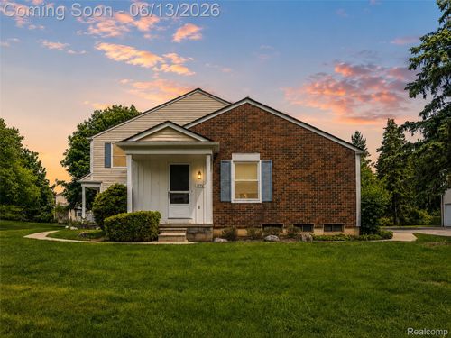 1442 Mariner Dr, Walled Lake, MI, 48390-3653 | Card Image