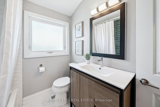 710A Krosno Blvd, House attached with 3 bedrooms, 2 bathrooms and 2 parking in Pickering ON | Image 16