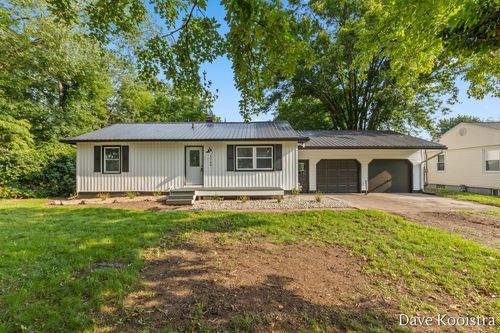 1769 Perry St, Holland, MI, 49424-2419 | Card Image