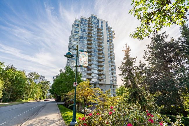 1002 - 235 Guildford Way, Condo with 2 bedrooms, 2 bathrooms and 1 parking in Port Moody BC | Image 1