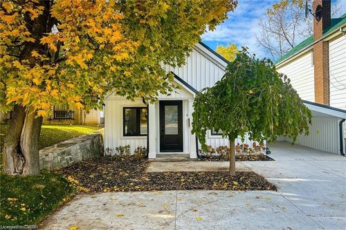 654 W 5th St, Hamilton, ON, L9C3R2 | Card Image