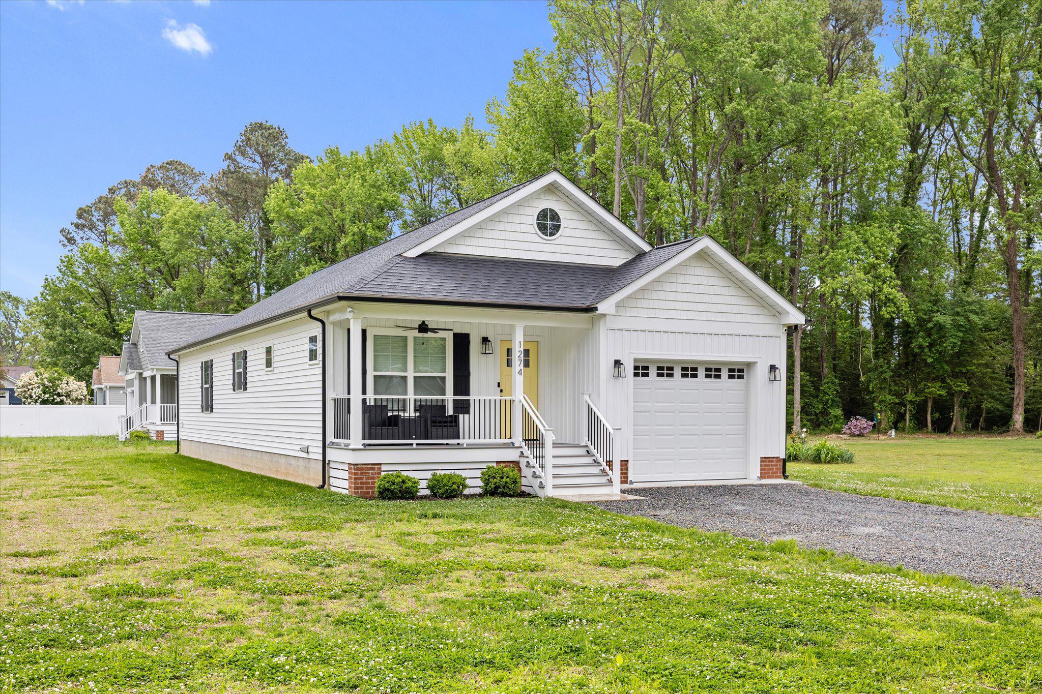 Residential Lease in COLONIAL BEACH