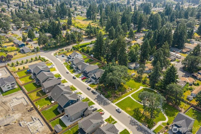 Adorable neighborhood. | Image 36