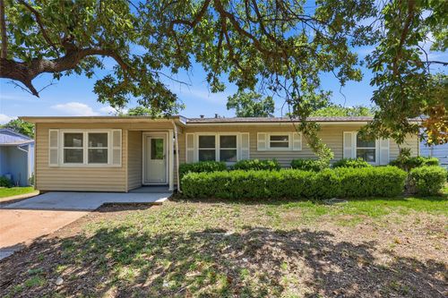 807 Highland Dr, Arlington, TX, 76010-3021 | Card Image