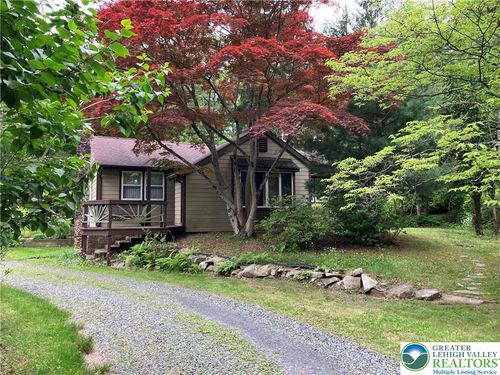 7450 Saint Peters Rd, Macungie, PA, 18062-9166 | Card Image